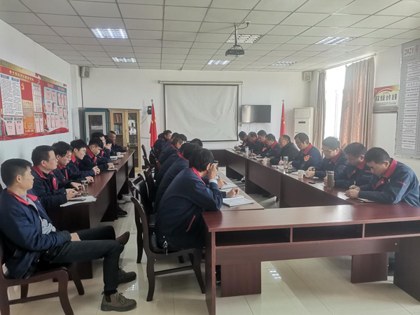 公司領(lǐng)導(dǎo)到安裝公司開(kāi)展形勢(shì)任務(wù)教育 公司領(lǐng)導(dǎo)到安裝公司開(kāi)展形勢(shì)任務(wù)教育